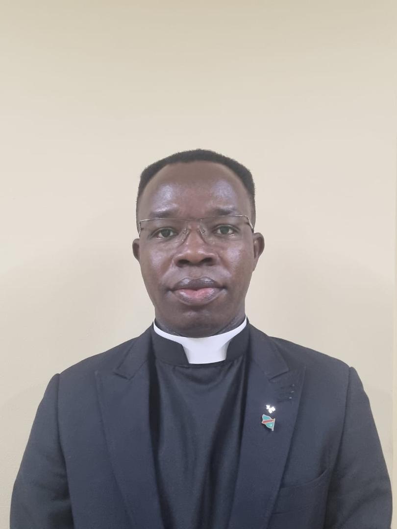 Le parcours d'un jésuite jusqu'à l'ordination diaconale, d'après son témoignage.     